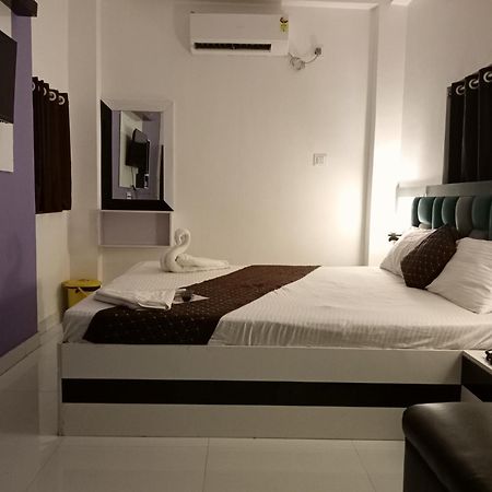 Hotel Green Leaf Колката Екстер'єр фото
